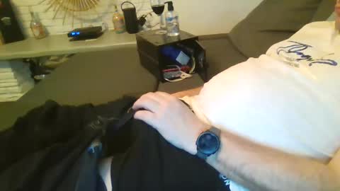 Snapshot of submissivguy chatting on 12/08/24, 08:15 submissivguy online show from 12/08/24, 08:15