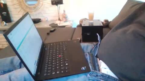 Snapshot of submissivguy chatting on 09/27/25, 04:45 submissivguy online show from 09/27/25, 04:45