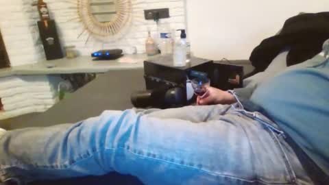 Snapshot of submissivguy chatting on 11/17/25, 08:25 submissivguy online show from 11/17/25, 08:25