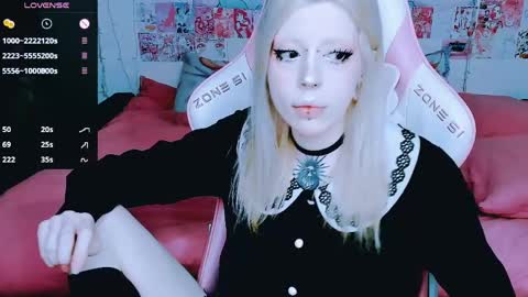 succubus_leslie online show from 04/01/26, 06:14