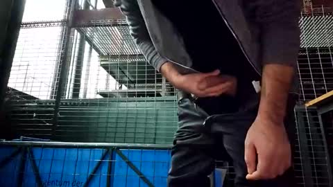 Snapshot of sucherealetreffen chatting on 01/17/25, 03:43 sucherealetreffen online show from 01/17/25, 03:43