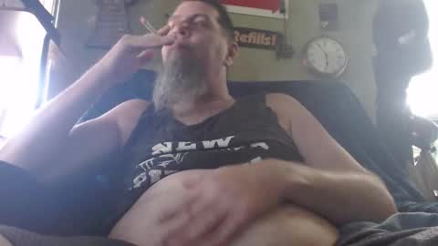 Snapshot of suck_me_good_420 chatting on 11/18/25, 05:28 I aint your daddy call me Sir if you must call me anything online show from 11/18/25, 05:28