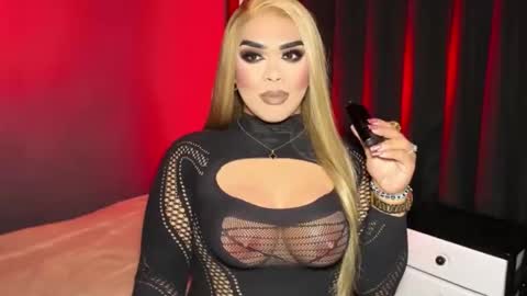 Snapshot of suckablecockoffreya chatting on 02/15/26, 01:52 JADE ELYSE online show from 02/15/26, 01:52