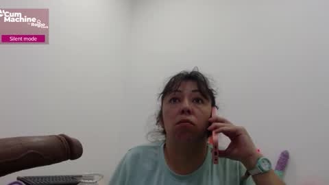 Snapshot of sucker_drool chatting on 12/18/25, 11:49 Sucky online show from 12/18/25, 11:49