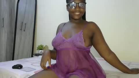 Snapshot of sucker_queen chatting on 01/13/26, 01:33 Beverly online show from 01/13/26, 01:33