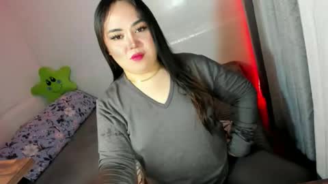 Snapshot of suckinghercock803 chatting on 10/16/25, 05:52 Millany online show from 10/16/25, 05:52