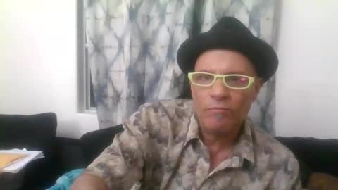 Snapshot of suckitu812 chatting on 03/06/25, 10:09 SUCKITU812 online show from 03/06/25, 10:09