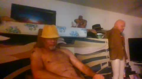 Snapshot of suckitu812 chatting on 09/29/25, 10:31 SUCKITU812 online show from 09/29/25, 10:31