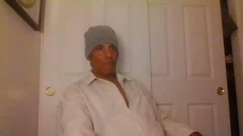 Snapshot of suckitu812 chatting on 11/05/25, 07:30 SUCKITU812 online show from 11/05/25, 07:30