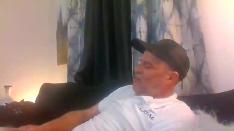 SUCKITU812 online show from 01/07/26, 03:42