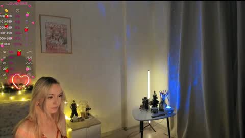 Snapshot of sue_everett chatting on 12/25/24, 12:47 sue_everett online show from 12/25/24, 12:47