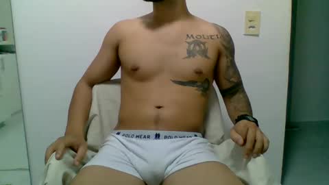 Snapshot of suetsemsay chatting on 12/15/25, 01:10 suetsemsay online show from 12/15/25, 01:10