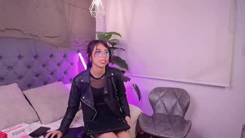 Snapshot of sugar_angel_ chatting on 02/06/26, 01:25 ANGEL online show from 02/06/26, 01:25