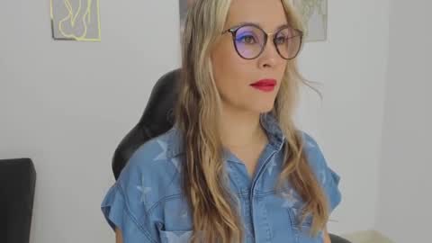 sugar_milff online show from 09/16/25, 01:23