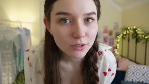 Snapshot of sugar_peasy chatting on 01/27/25, 06:41 Rikki online show from 01/27/25, 06:41