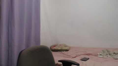 Snapshot of sugarhairy chatting on 12/22/25, 01:08 sour candy online show from 12/22/25, 01:08