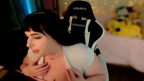 Snapshot of sugarrrbabydoll chatting on 10/02/25, 08:49 Lucy Love online show from 10/02/25, 08:49