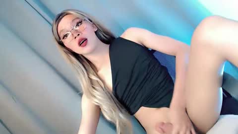 Snapshot of sugarxbaby_ chatting on 10/06/25, 10:18 LoveSugar online show from 10/06/25, 10:18