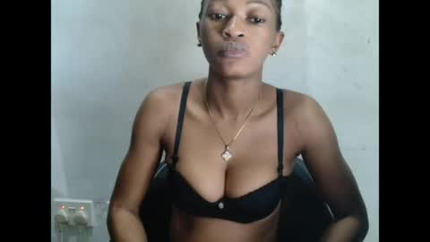 Snapshot of sugarxpussy chatting on 05/17/26, 08:01 sugarxpussy online show from 05/17/26, 08:01