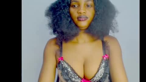 Snapshot of sugax_cuntwetxx chatting on 11/16/25, 06:19 Ivy online show from 11/16/25, 06:19