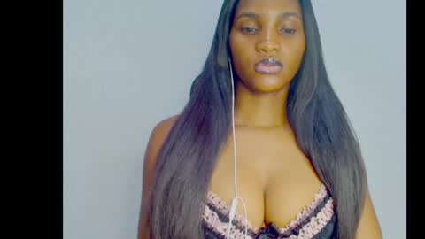 Snapshot of sugax_cuntwetxx chatting on 11/22/25, 07:02 Ivy online show from 11/22/25, 07:02