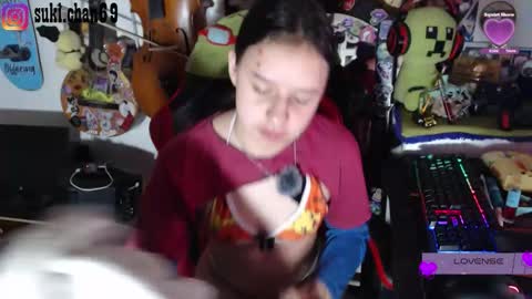 Snapshot of sukichan_ chatting on 11/06/25, 06:53 Sukylee online show from 11/06/25, 06:53