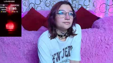 Snapshot of sukifuyu__ chatting on 12/02/25, 01:39 online show from 12/02/25, 01:39