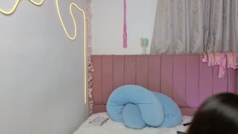 Snapshot of sukilove18 chatting on 09/25/25, 12:03 sukilove18 online show from 09/25/25, 12:03