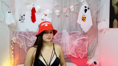 Snapshot of sukilove18 chatting on 10/14/25, 11:27 sukilove18 online show from 10/14/25, 11:27