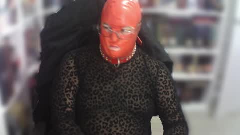 Sumisolatex online show from 01/27/25, 12:05