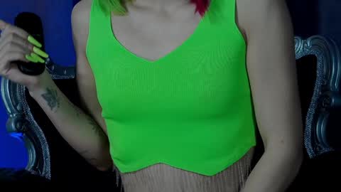 Snapshot of summer_quinn_ chatting on 01/13/25, 08:58 Deea online show from 01/13/25, 08:58