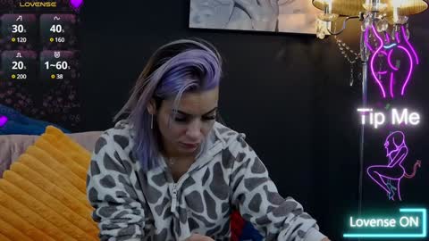 Snapshot of summer_quinn_ chatting on 02/08/25, 06:22 Deea online show from 02/08/25, 06:22