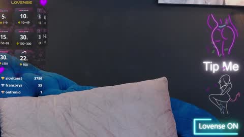 Snapshot of summer_quinn_ chatting on 02/08/25, 12:28 Deea online show from 02/08/25, 12:28