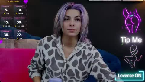 Snapshot of summer_quinn_ chatting on 02/11/25, 05:16 Deea online show from 02/11/25, 05:16