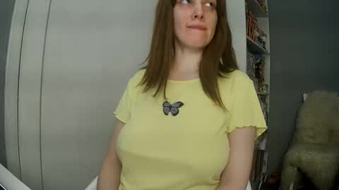 Snapshot of summerbluesky chatting on 04/14/26, 02:56 summerbluesky online show from 04/14/26, 02:56