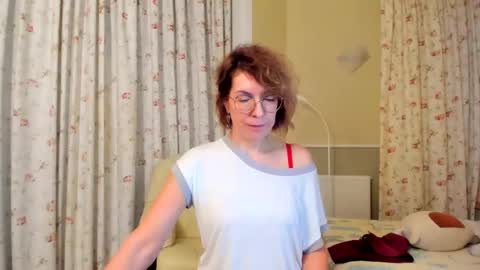 Snapshot of summerliza chatting on 01/09/25, 12:25 summerliza online show from 01/09/25, 12:25