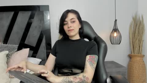 Snapshot of summerprints chatting on 03/05/25, 07:27 Summer online show from 03/05/25, 07:27