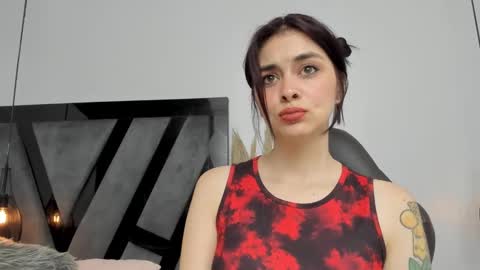 Snapshot of summerprints chatting on 03/12/25, 06:44 Summer online show from 03/12/25, 06:44