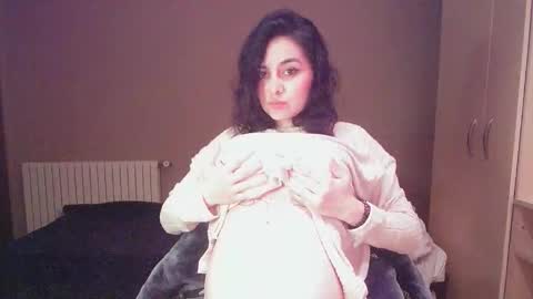 Snapshot of summerprints chatting on 11/17/25, 06:35 Summer online show from 11/17/25, 06:35