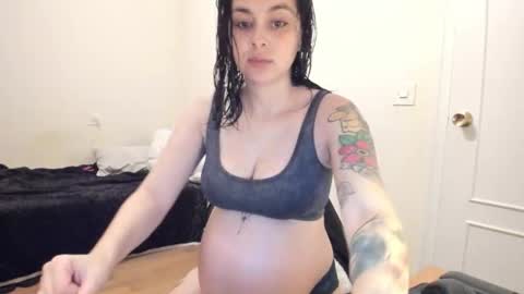 Summer online show from 02/02/26, 03:00