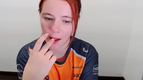 Snapshot of sun_lovely chatting on 10/27/25, 02:37 Alexi online show from 10/27/25, 02:37