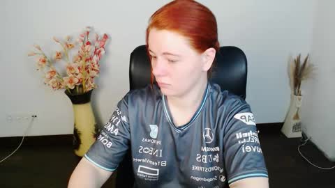 Snapshot of sun_lovely chatting on 11/30/25, 03:21 Alexi online show from 11/30/25, 03:21