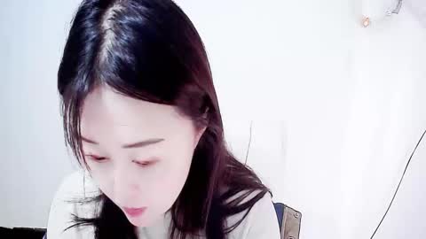 Snapshot of sun_yummy chatting on 12/14/24, 04:45 Lucis online show from 12/14/24, 04:45