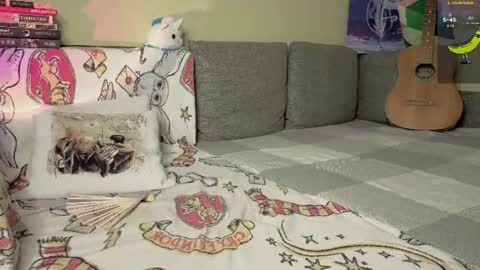 Snapshot of sundragon_ chatting on 06/11/26, 12:32 Vicky online show from 06/11/26, 12:32
