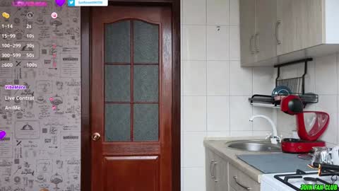 Snapshot of sunflower0907 chatting on 12/10/24, 08:51 Tina. Im topless model online show from 12/10/24, 08:51