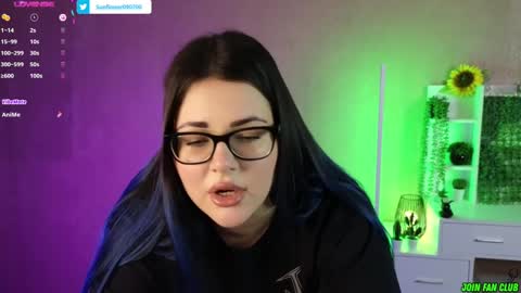 Snapshot of sunflower0907 chatting on 01/20/25, 12:07 Tina. Im topless model online show from 01/20/25, 12:07