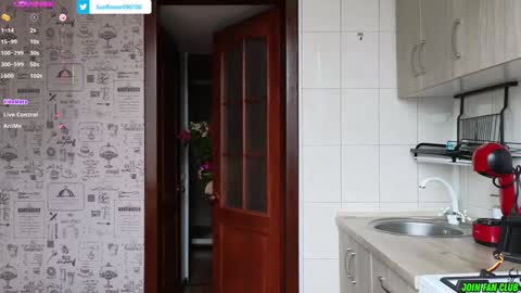 Snapshot of sunflower0907 chatting on 02/04/25, 08:56 Tina. Im topless model online show from 02/04/25, 08:56