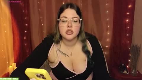 Snapshot of sunflower0907 chatting on 09/17/25, 03:14 Tina. Im topless model online show from 09/17/25, 03:14