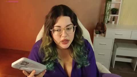 Snapshot of sunflower0907 chatting on 10/14/25, 08:04 Tina. Im topless model online show from 10/14/25, 08:04