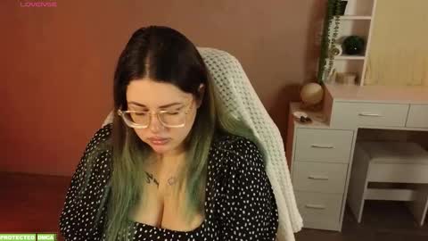 Snapshot of sunflower0907 chatting on 11/06/25, 09:21 Tina. Im topless model online show from 11/06/25, 09:21